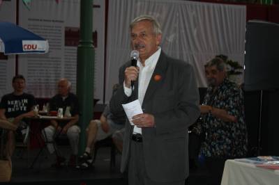 Volker Liepelt begrt Preistrger und Gste.